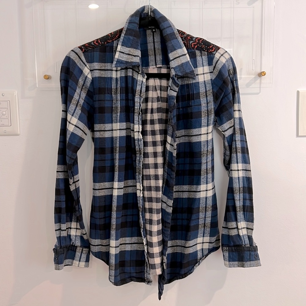 Womens flannel, S